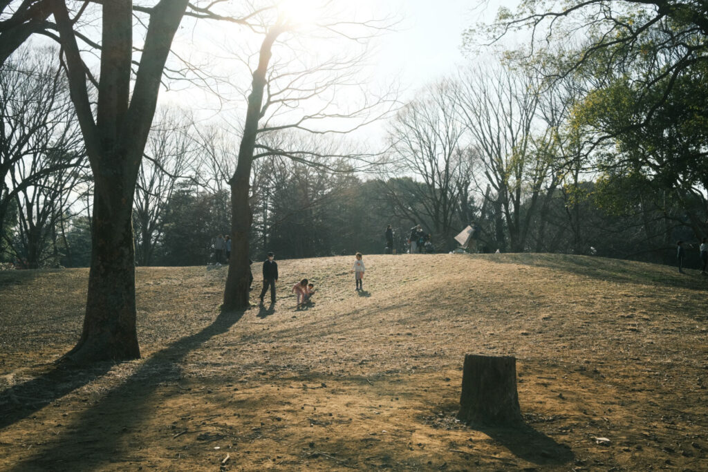 代々木公園で遊ぶ子供